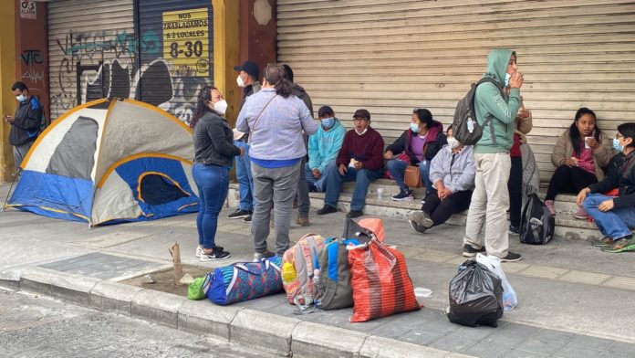 TRABAJADORES DE SALUD