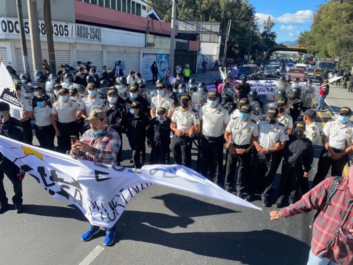 POLICÍAS