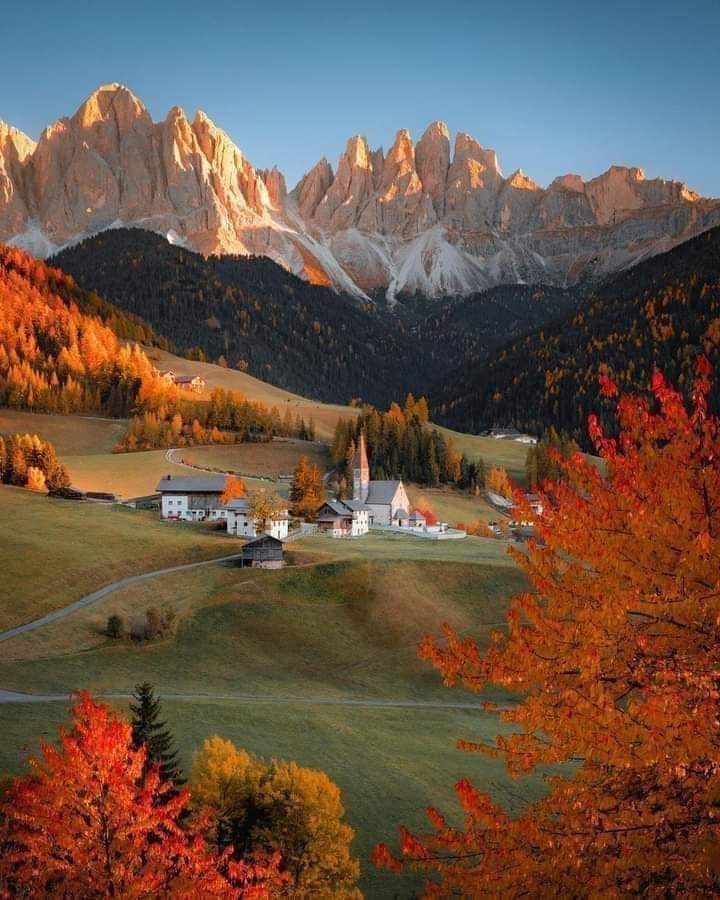 Zera Shimshon - Women's Italy Experience & a Weekend in The Italian Alps