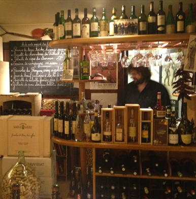 Caves Madeleine: where the winemakers eat in Beaune