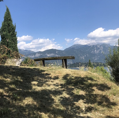 Hiking the Como Lake hillsides