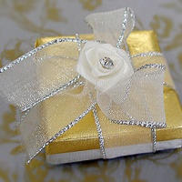 Double chocolate with diamond flower