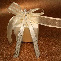 White Box with Cross Pin 