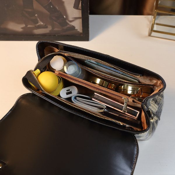 Fashionable All-match Portable Shoulder Messenger Bag - Image 3