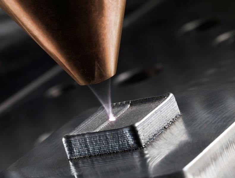 Laser metal deposition (LMD) makes it possible to create multi-layer workpieces which, if need be, may comprise differing alloys which are bonded one with another.