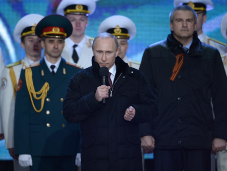 El presidente de Estados Unidos, Barack Obama, recibió una llamada del mandatario ruso, Vladimir Putin, con quien discutió una posible "solución diplomática" a la crisis en Ucrania, informó la Casa Blanca en un comunicado.