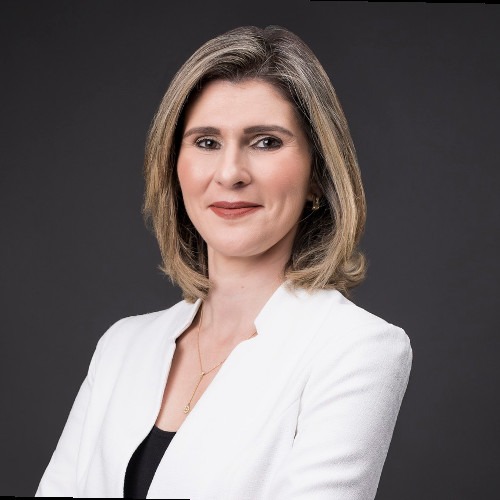 <strong><strong><strong>Andreia Dutra</strong></strong></strong>