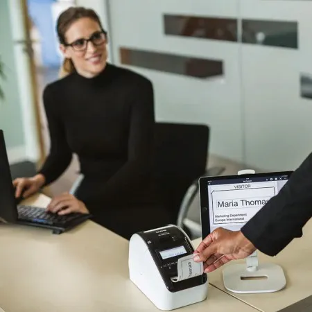 Impressora térmica para etiquetas QL820NWB - Brother