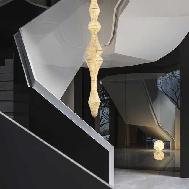 SPIRE SILK PENDANT product page