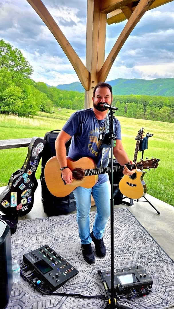 Live Music at the Vineyard: Chaz Knapp