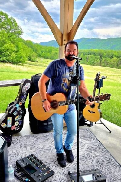 Live Music at the Vineyard: Chaz Knapp