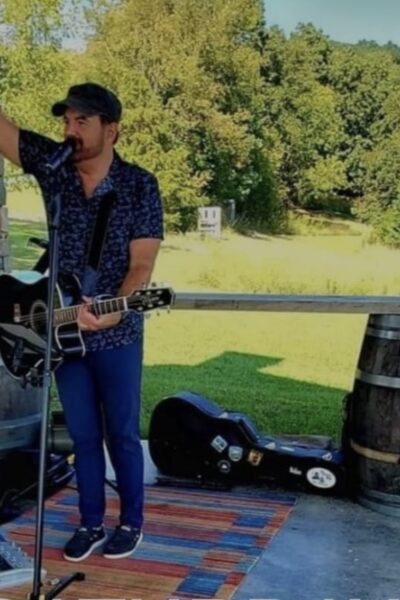 Live Music at the Vineyard: Chaz Knapp