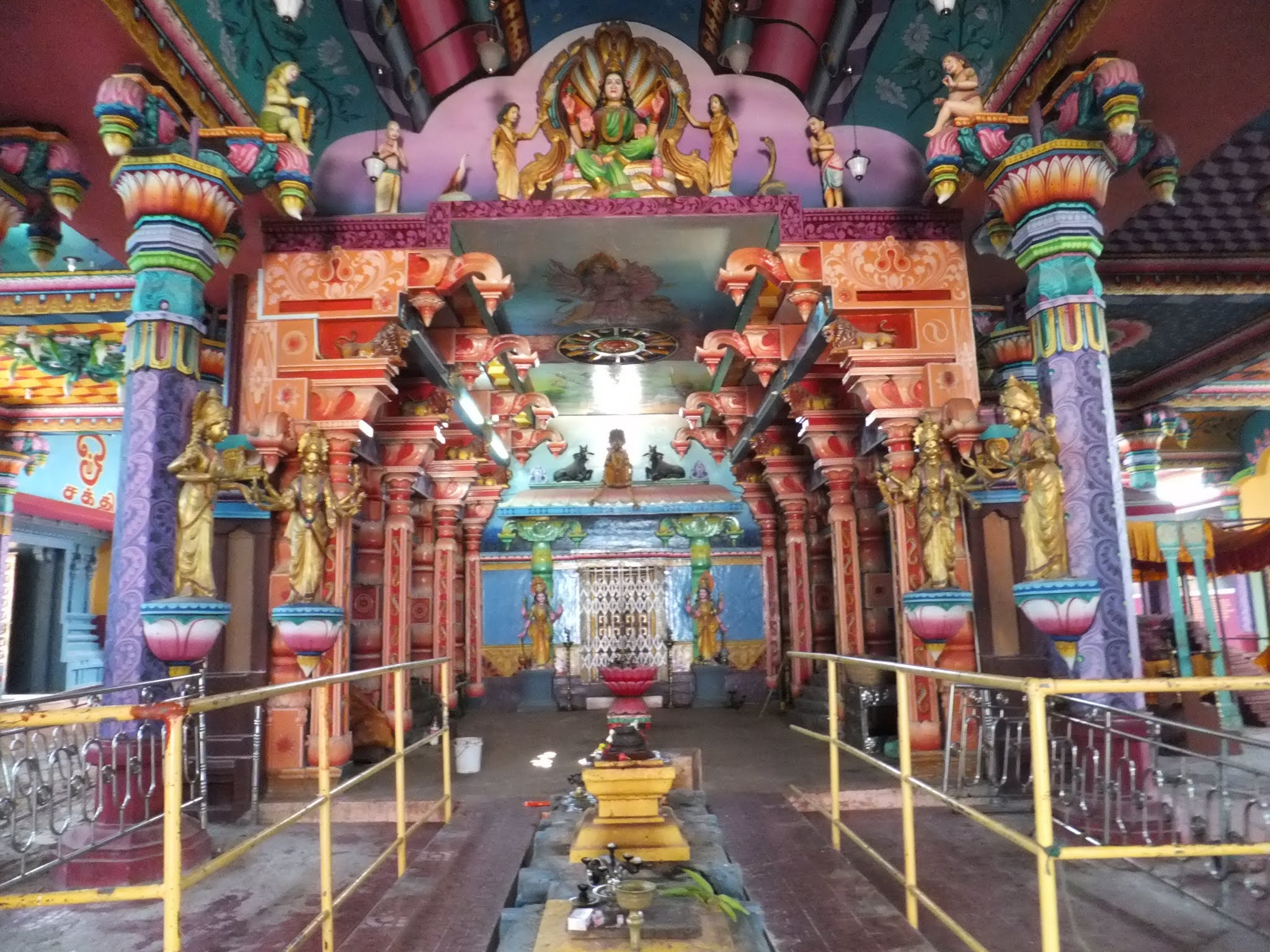 Naga Pooshani Ambal Temple, Nanitevu Island