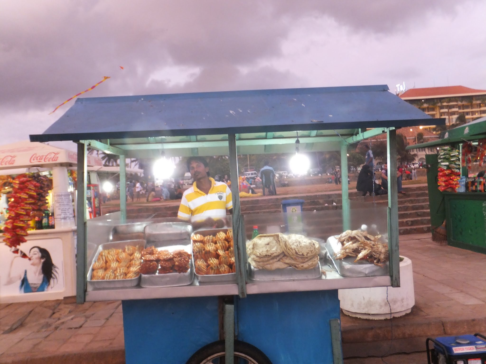 Galle Face Green snack vendor, Colombo