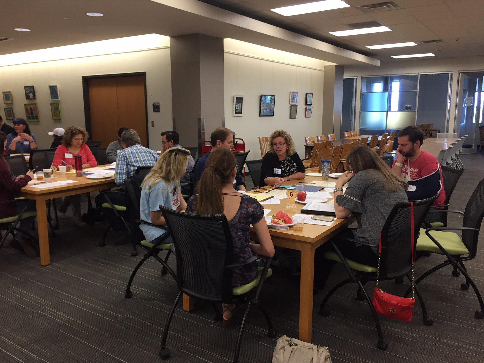 roundtable group discusses strategies