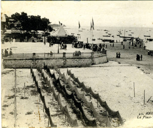 Postcard of Andernos Les Bains sent in 1919