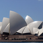 Joriel Jiminez, Sydney’s Opera House, CC BY-NC-ND 2.0 (https://creativecommons.org/licenses/by-nc-nd/2.0/), Image Source: Flickr (https://www.flickr.com/photos/joriel/2893619867/)