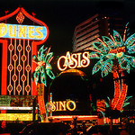 Steven Martin, Dunes Hotel, Las Vegas 1992, CC BY-NC-ND 2.0 (https://creativecommons.org/licenses/by-nc-nd/2.0/), Image Source: Flickr (https://www.flickr.com/photos/stevenm_61/2324689683/)