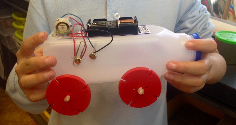 Battery-powered vehicle made by student