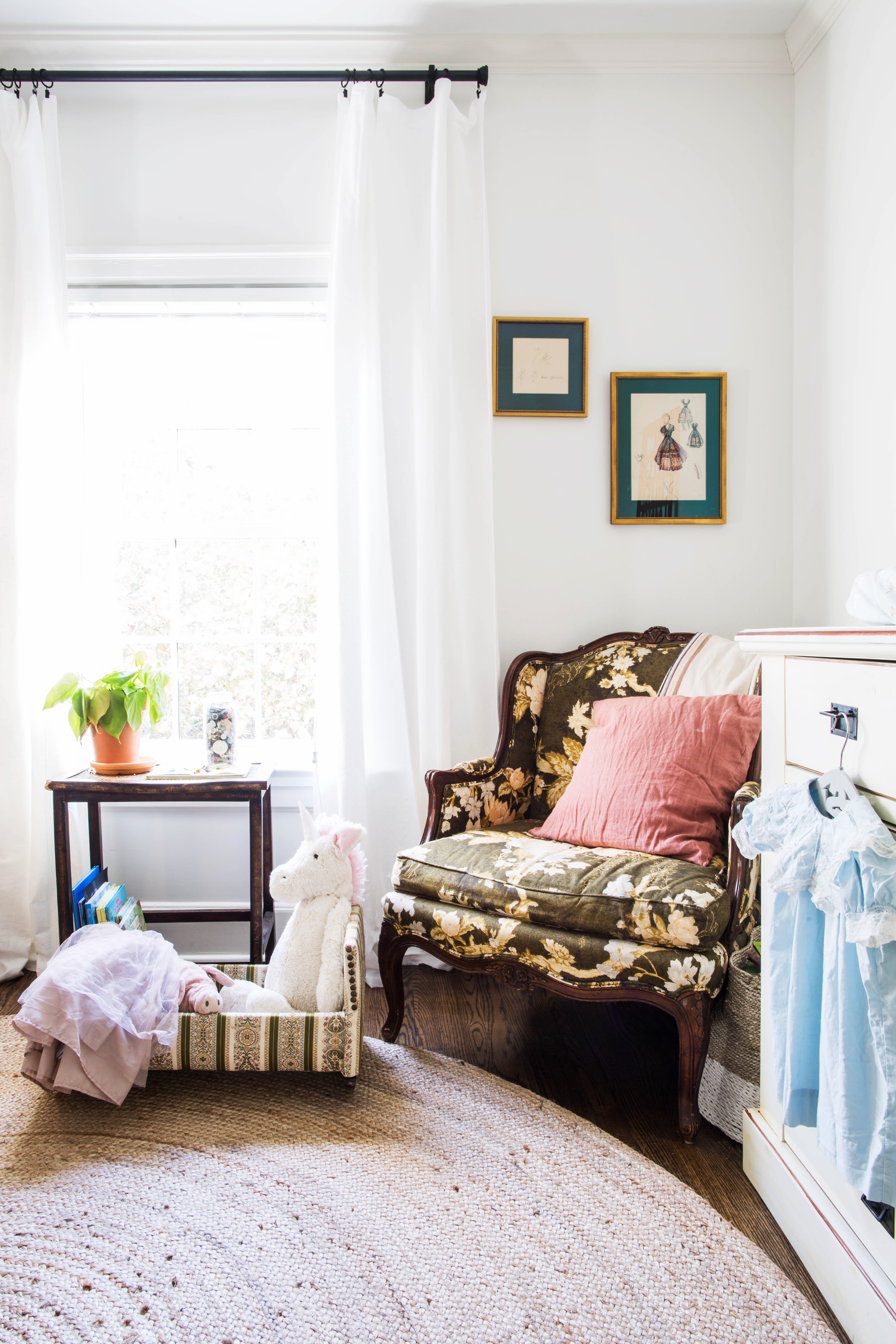 Life-Styled by Stacy Garcia_Home Tour: Historical Home_Caroline Levenson Interiors_UPSTAIRSBATHROOM