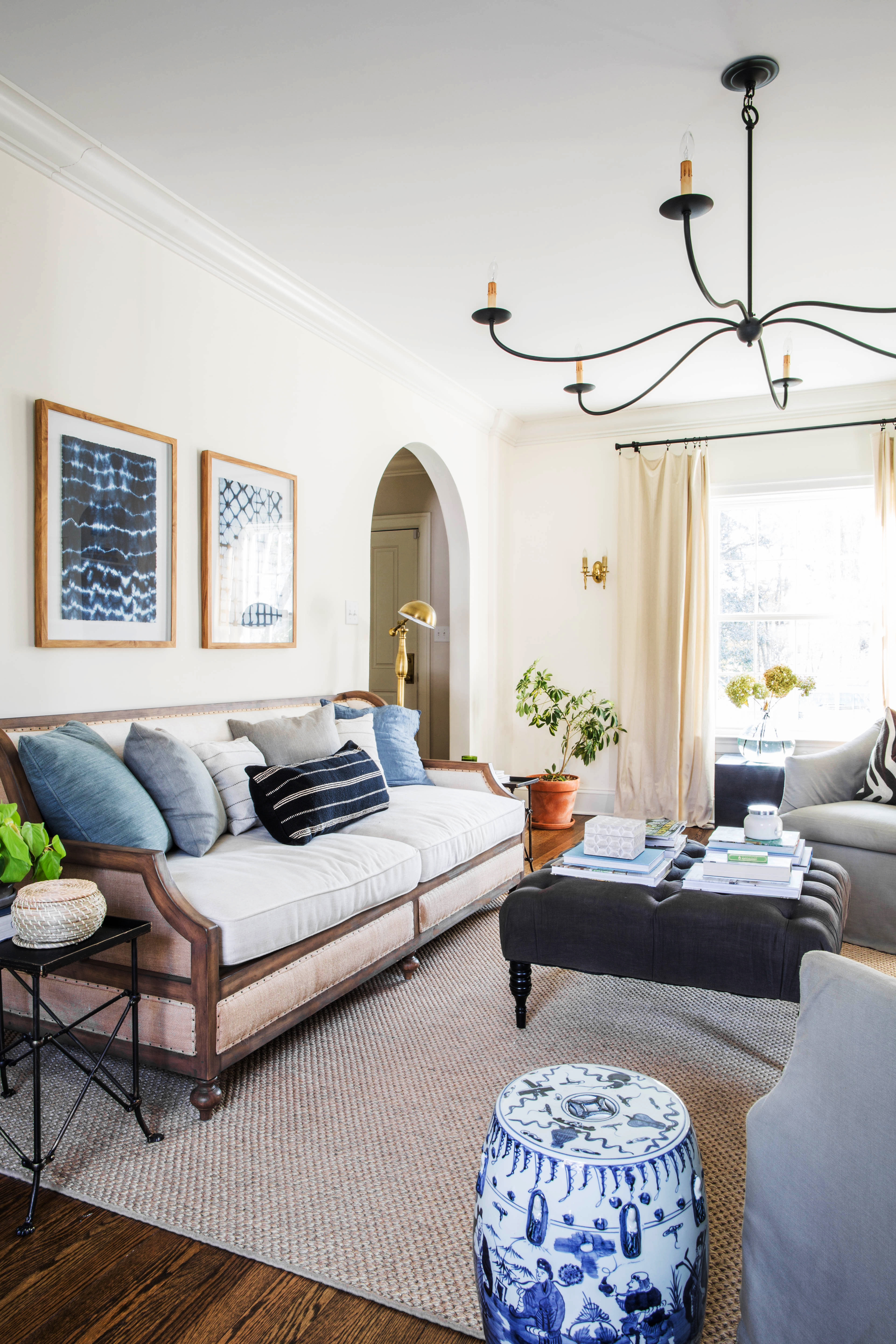 Life-Styled by Stacy Garcia_Home Tour: Historical Home_Caroline Levenson Interiors_LIVINGROOM