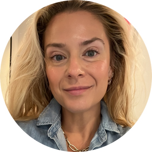 Emese Gormley How Rich Is She Really - puk6gio