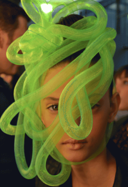 Melhor cabelo: o com arranjo de medusa no desfile de Ronaldo Fraga, by Marcos Costa 12062012-ronaldo-medusa