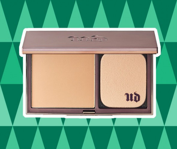 A base Naked Skin Powder Foundation da Urban Decay funciona tanto molhada quanto seca! Disponível na Sephora por R$ 219 261115-lancamento2