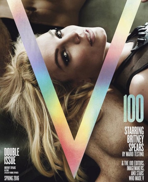 Olha elaaaa! Deitada no colo de um homem bem musculoso... 010316-britney-capa-v-01