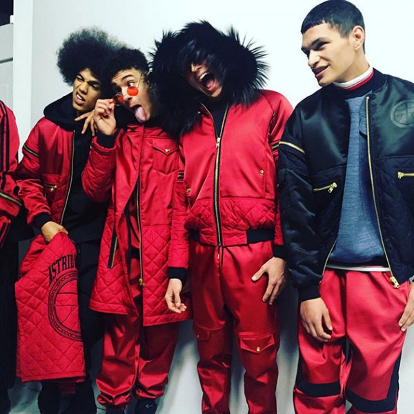 Astrid Andersen tem uma marca homônima e, apesar de ser dinamarquesa, ela apresenta suas coleções em Londres. Ela cria uma roupa casual com uma estética inspirada em esportes pro público masculino - e já concorreu ao prêmio em 2015! 030316-premio-lvmh-06