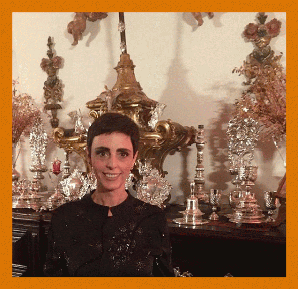 Grande colecionadora de arte sacra. Olha a Lilian com alguma peças! 240716-hermes-rio-1