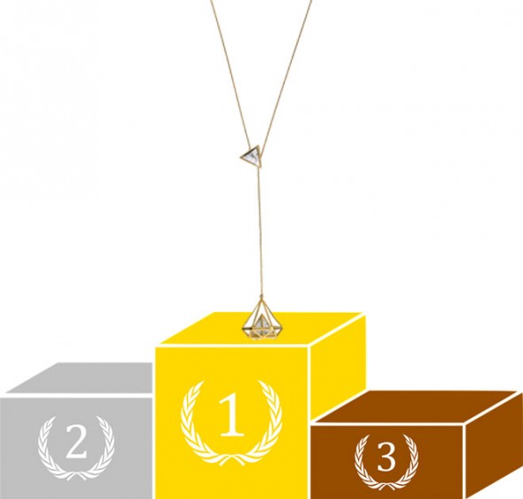 Maria Dolores mais compridinho (R$ 395) 190816-colar-medalha-olimpica-3