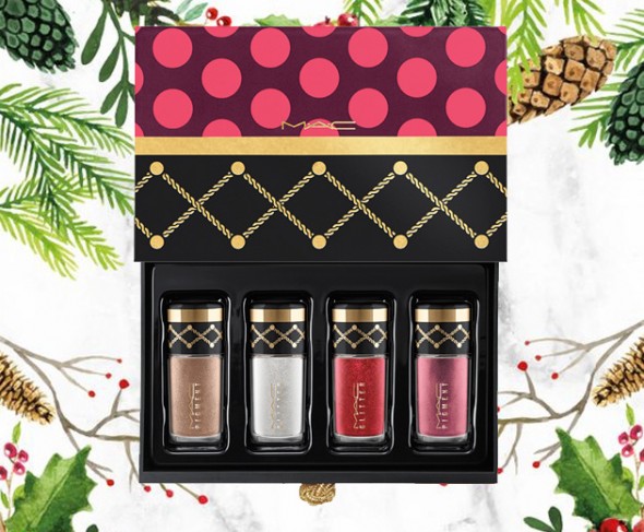 O conjunto Nutacracker da M.A.C é pra quem quer brilhar muito: são 4 pigmentos de glitter pra arrasar na noite de Natal (R$ 169) 121016-kit-mac