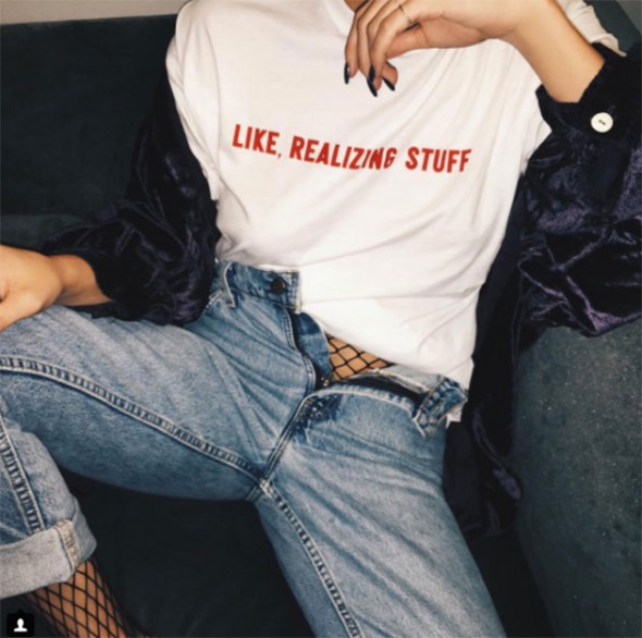 Olha o look da Kylie Jenner 180117-meia-arrastao11