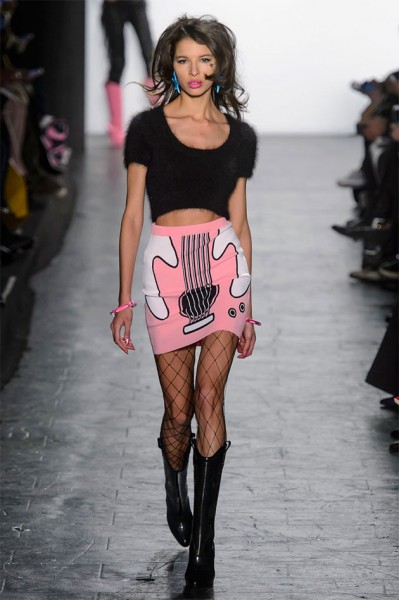E no outono-inverno 2016 /17do Jeremy Scott 180117-meia-arrastao6