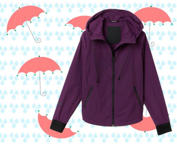 Roxa com capuz da Lacoste (R$ 2.500) 260117-capa-de-chuva-consumo-4