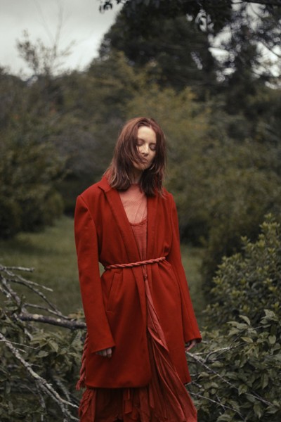 Rafaella acabou de se formar na faculdade de moda e conquistou o 1ª lugar como melhor TCC. Ela já passou por marcas como Uma e Neon, pela revista “Harper’s Bazaar” e atualmente é assistente da Emannuelle Junqueira! 140217-projeto-lab-ganhadores-10
