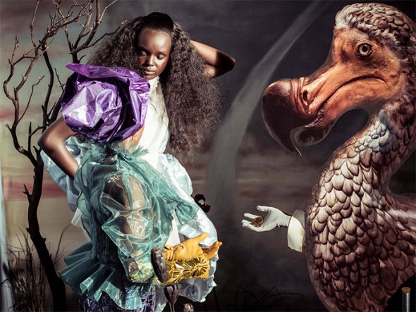Duckie Thot é linda, né? 200717-pirelli-tim-walker-08