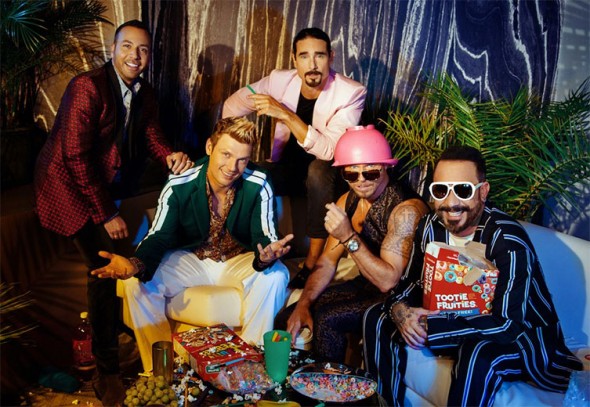 A banda num mood divertido clicada por Charlotte Rutherford 210817-bsb-paper1