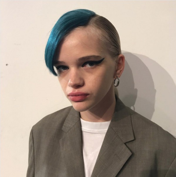 E essa é a Stella Lucia! O que achou? 210917-fendi-ss18-02