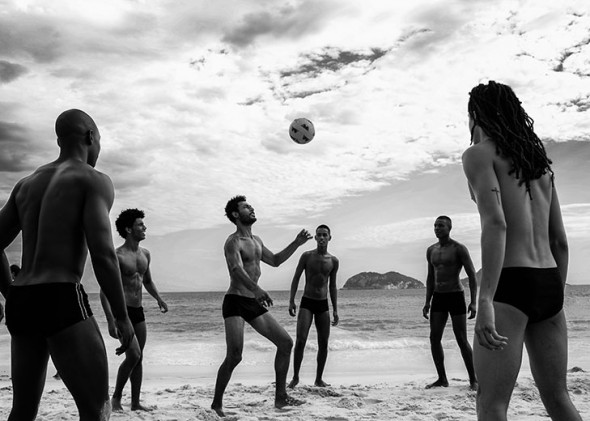 Jogando altinha: Bruno Silva, Caio Cabral, Fábio Nazário, João Pedro, Thiago Silva e Saulu Oliveira 191117-editorialcn16