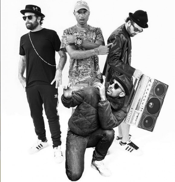 O vinil conta com músicas exclusivas do rapper em parceria com Osgemeos e, claro, toda a arte criada por eles - curtiu? 201217-gemeos-pharrell3