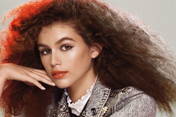 Quem está pronta pra estourar é Kaia Gerber, a filha de Cindy Crawford. Aguardemos, em todas as folhas das maiores revistas! Vem ver mais das nossas apostas pro ano novo aqui, vem! 291217-as-novas-kaia-gerber