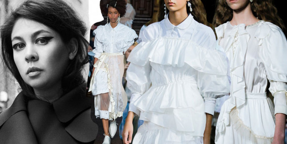 Simone Rocha também faz parte! A irlandesa ganhou o prêmio de melhor estilista feminina britânica em 2016. Entre as celebs que curtem a marca, Rihanna e Rita Ora! Pop! 140218-simone-rocha-01