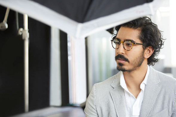 Dev segue gato pós- 210218-zegna-dev-patel-javier-barden-01