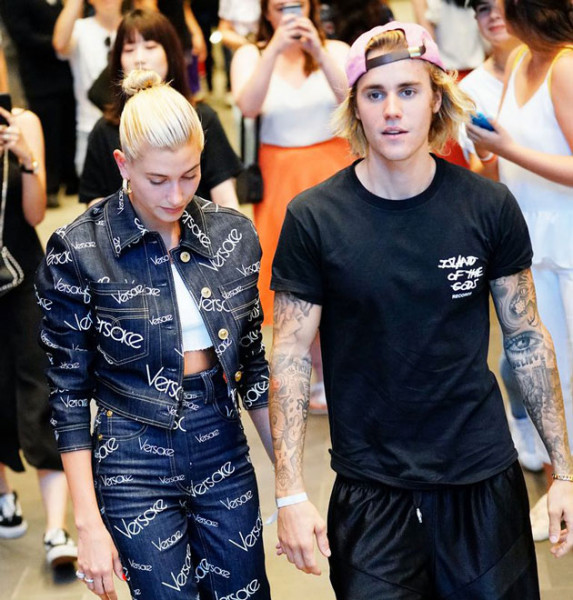 Desejamos tudo de bom pro casal! 160718-haileybaldwin-justinbieber-01