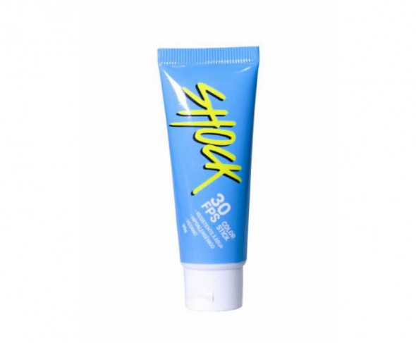 Passo 11: finalize com o protetor solar. Que tal esse Color Stick azul da Shock (R$ 30)? 12-coluna-renatakalil-coreia11