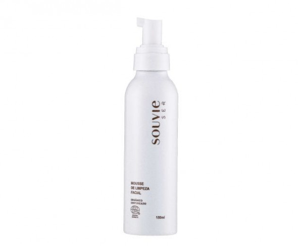 Passo 2: agora é hora de um ou dois cleansers faciais (com texturas e funções diferentes, no caso de serem dois). Esse é o mousse de limpeza SER+ (R$ 86) da Souvie 3-coluna-renatakalil-coreia2