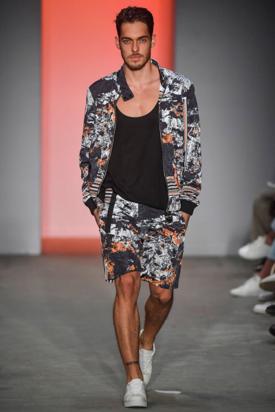 O estilista também apostou nas estampas 221018-deborah-secco-05
