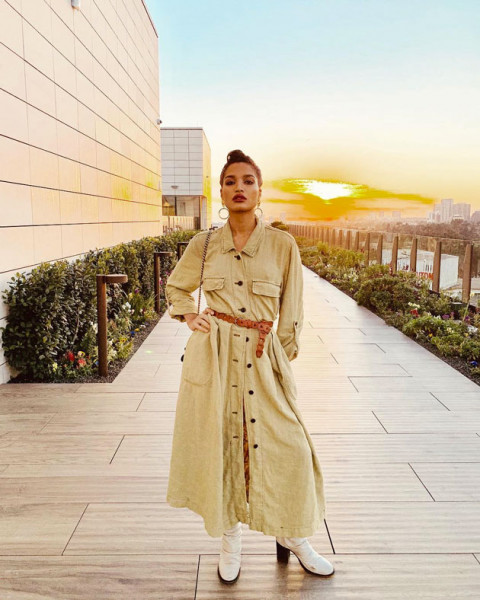 Tem inspiração mais fashionista do que esse vestido oversized? 070119-indya-moore-05